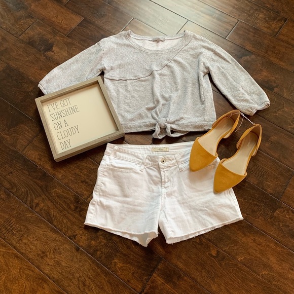 Grey and Gray Knotted Sweatshirt‎ - Picture 2 of 6